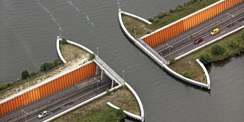 ไวรัลดัง รถลอดใต้แม่น้ำ “สะพานเชื่อมทางน้ำ” สุดล้ำในเนเธอร์แลนด์
